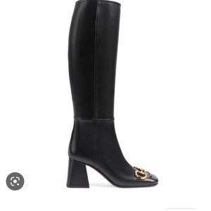 Gucci Women's Knee-High Boot With Horsebit, made in Italy. Looks new in size 38